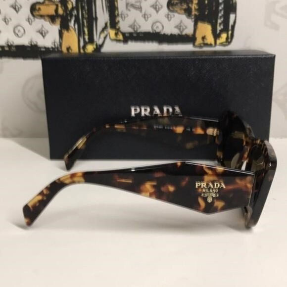 New Authentic Prada SPR08Y Women’s Sunglasses – VAU-01T - Picture 9 of 12